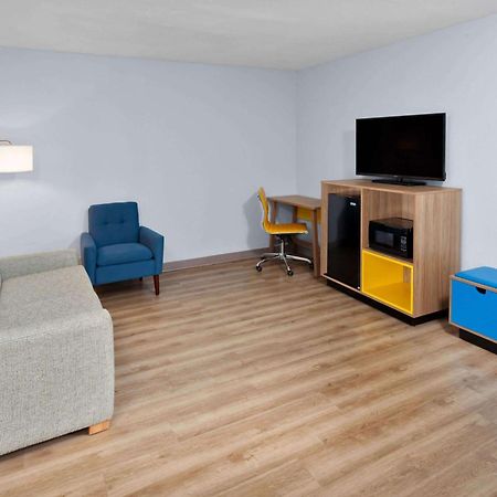 Days Inn & Suites By Wyndham Siler City Dış mekan fotoğraf