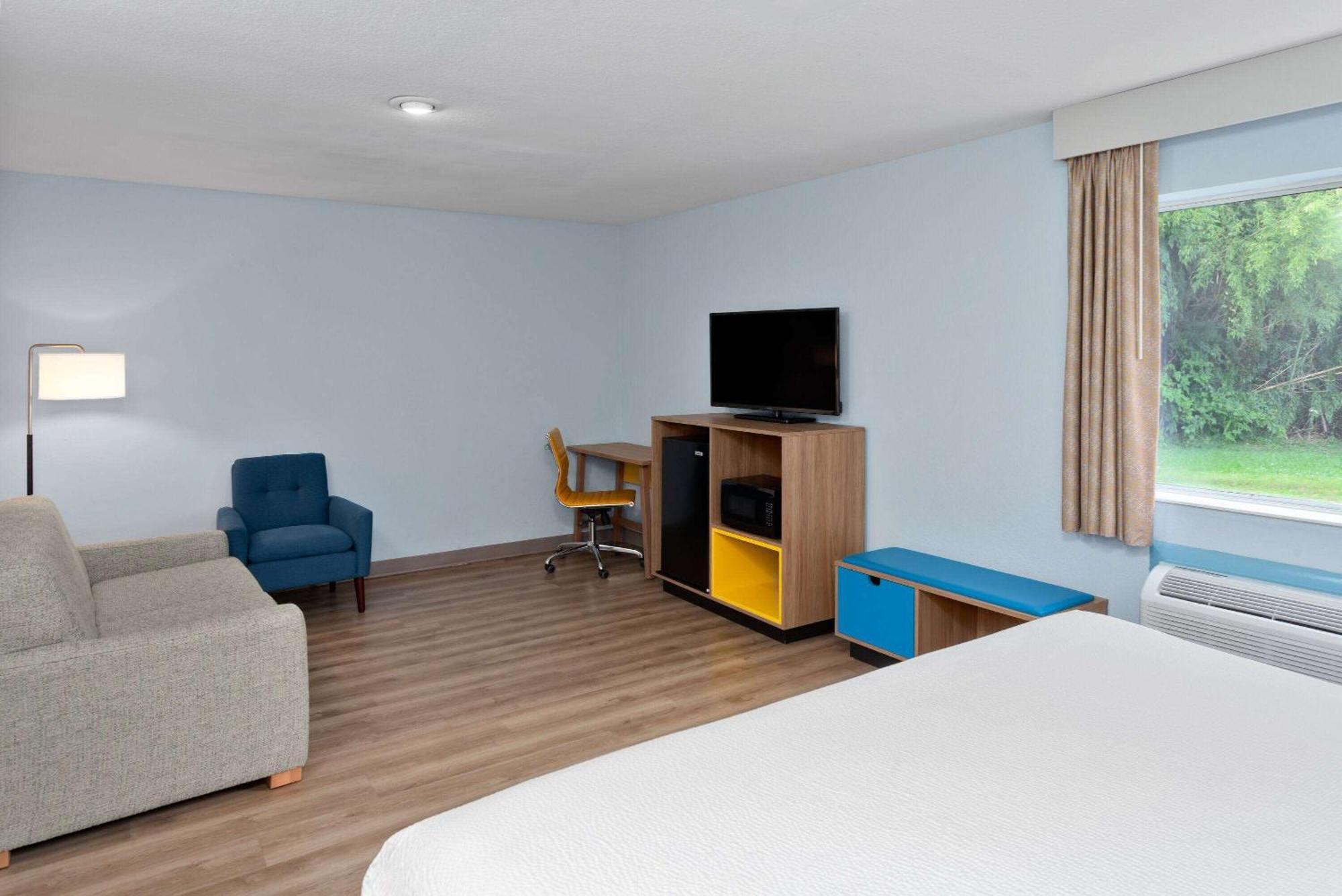 Days Inn & Suites By Wyndham Siler City Dış mekan fotoğraf