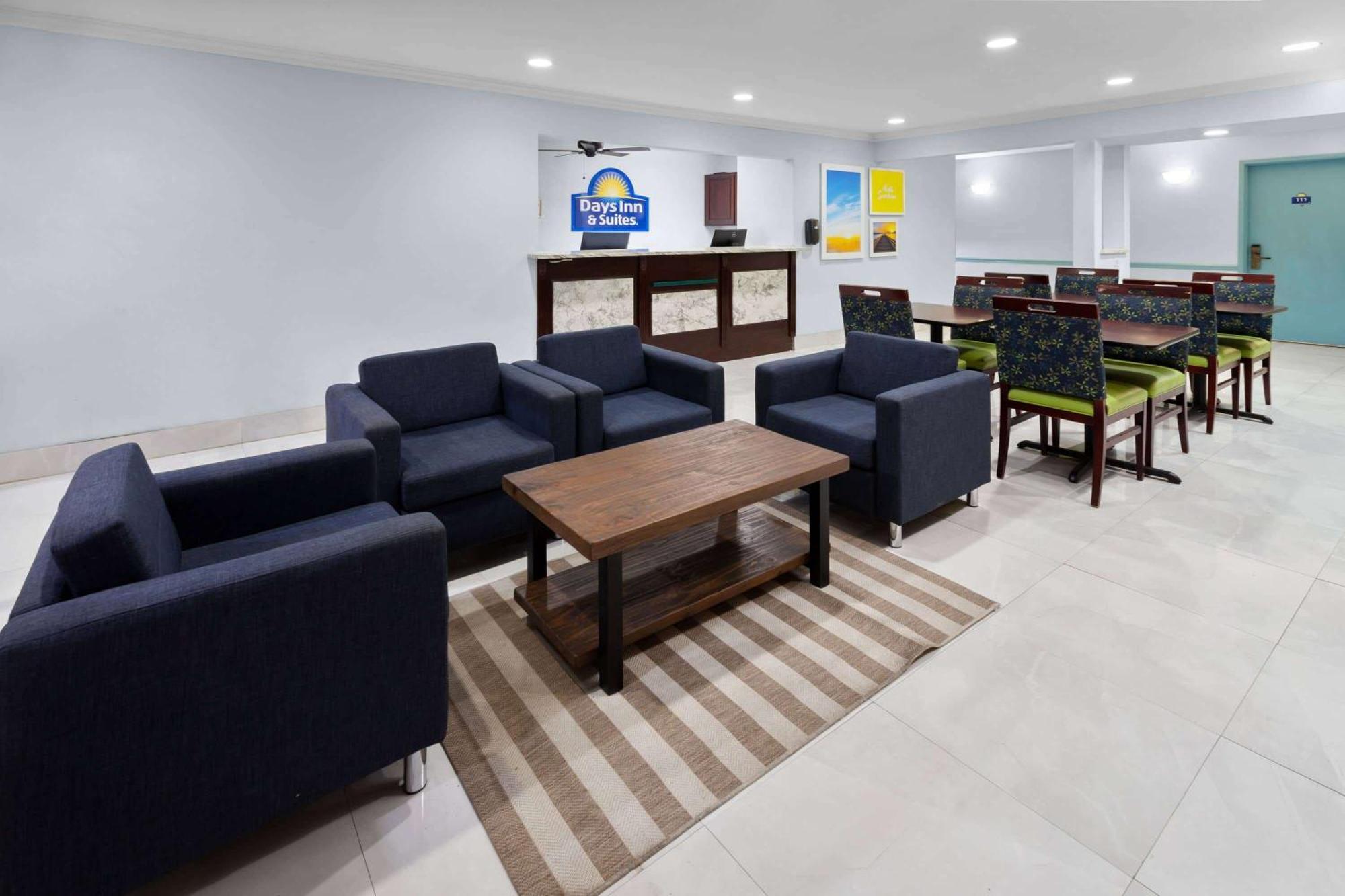 Days Inn & Suites By Wyndham Siler City Dış mekan fotoğraf